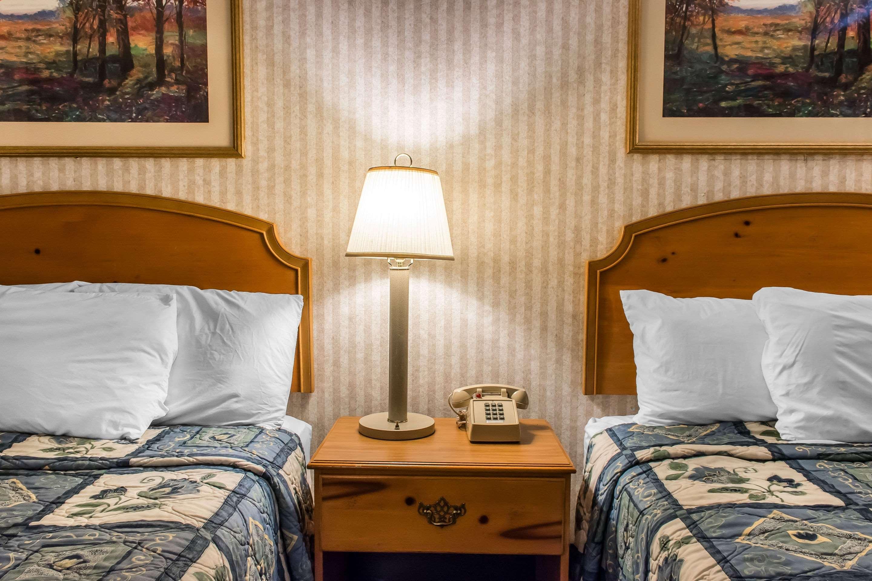 Rodeway Inn Amish Country Smoketown  Dış mekan fotoğraf