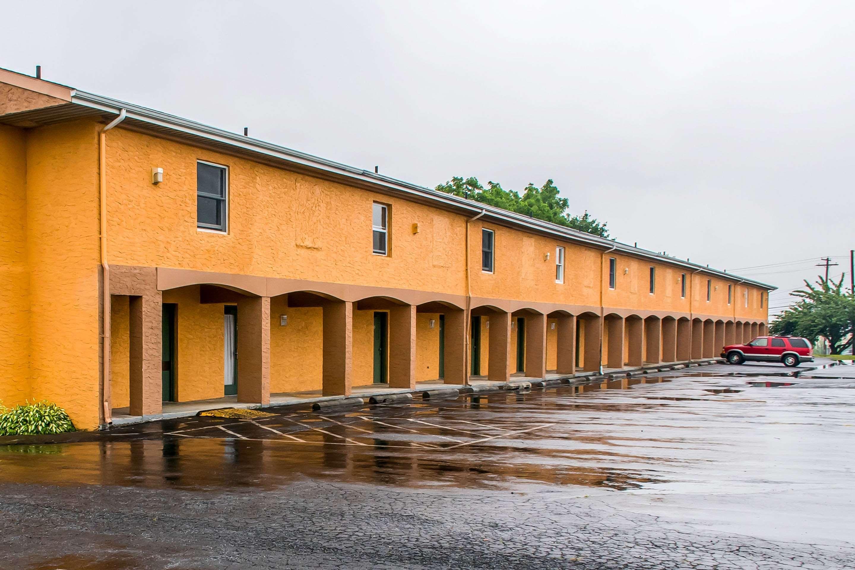 Rodeway Inn Amish Country Smoketown  Dış mekan fotoğraf